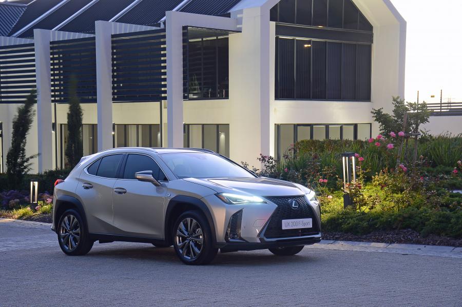  Lexus UX200 F-Sport 2019 года  (ZA) (фото 22 из 39)